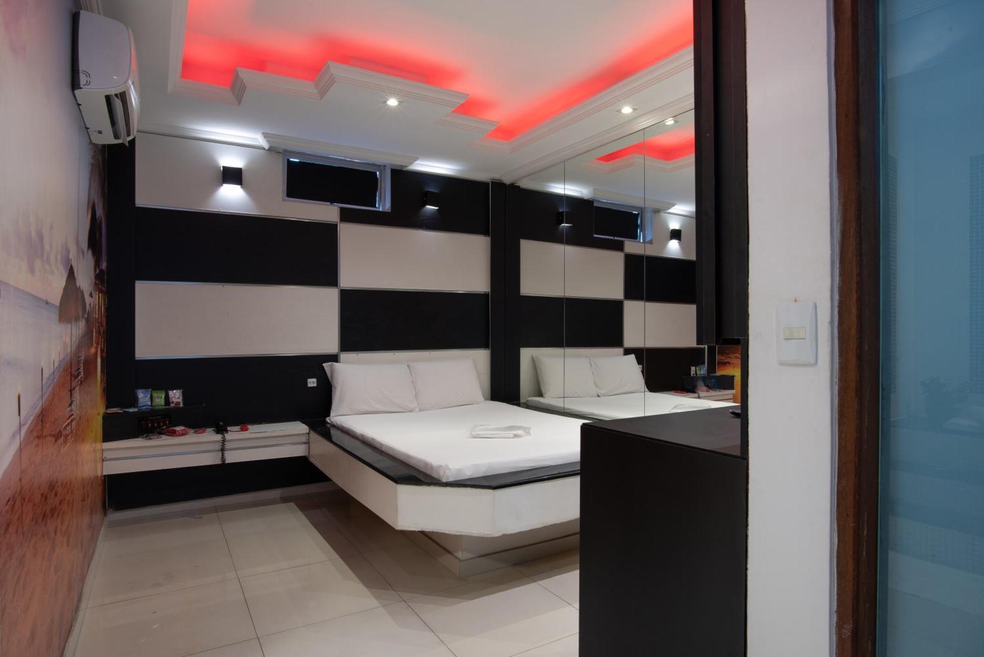 Motel Fantasy 2 (Adults Only) Contagem Kültér fotó